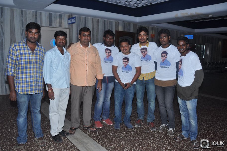 Mukunda-Movie-Hungama-at-Sandhya-Theatre